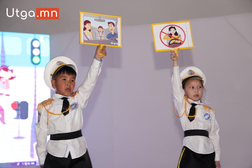 ОРХОН АЙМГИЙН ИТХ-ЫН НЭРЭМЖИТ СУРГУУЛИЙН ӨМНӨХ НАСНЫ ХҮҮХДҮҮДИЙН ДУНД “ЗАМЫН ХӨДӨЛГӨӨНИЙ ЦАГААН ТОЛГОЙ” ТЭМЦЭЭН БОЛЛОО