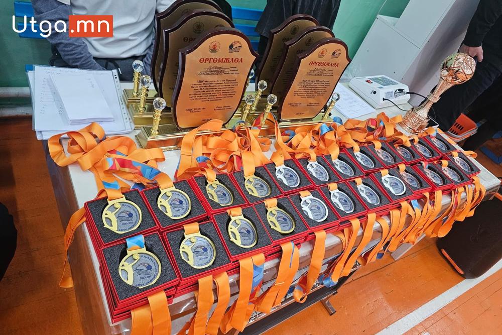 НАСАНД ХҮРЭГЧДИЙН ВОЛЕЙБОЛЫН АЙМГИЙН АВАРГА ШАЛГАРУУЛАХ ТЭМЦЭЭН 3 ӨДРИЙН ТУРШ АМЖИЛТТАЙ ЯВАГДЛАА