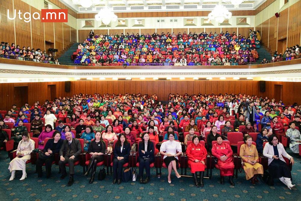 "УУР АМЬСГАЛЫН ӨӨРЧЛӨЛТ-МАЛЧИН ЭМЭГТЭЙЧҮҮД" АРГА ХЭМЖЭЭНД ОРОН НУТГИЙН ТӨЛӨӨЛӨЛ БҮХИЙ 1000 ОРЧИМ ЭМЭГТЭЙ ОРОЛЦЛОО.